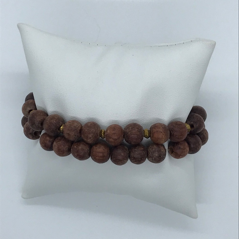Set of wood stretchy bracelets